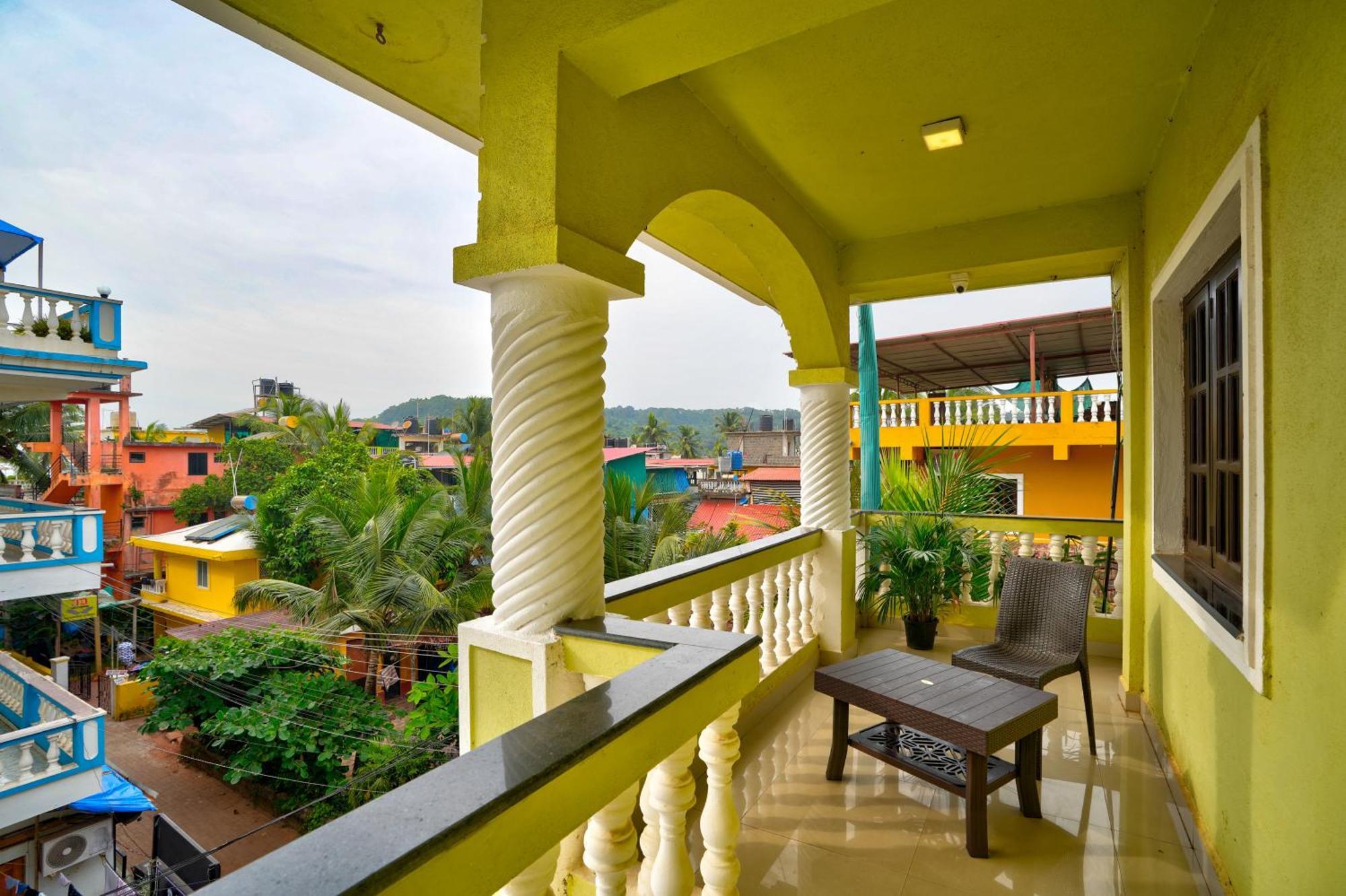 Hotel Salty Waves Baga Exterior foto