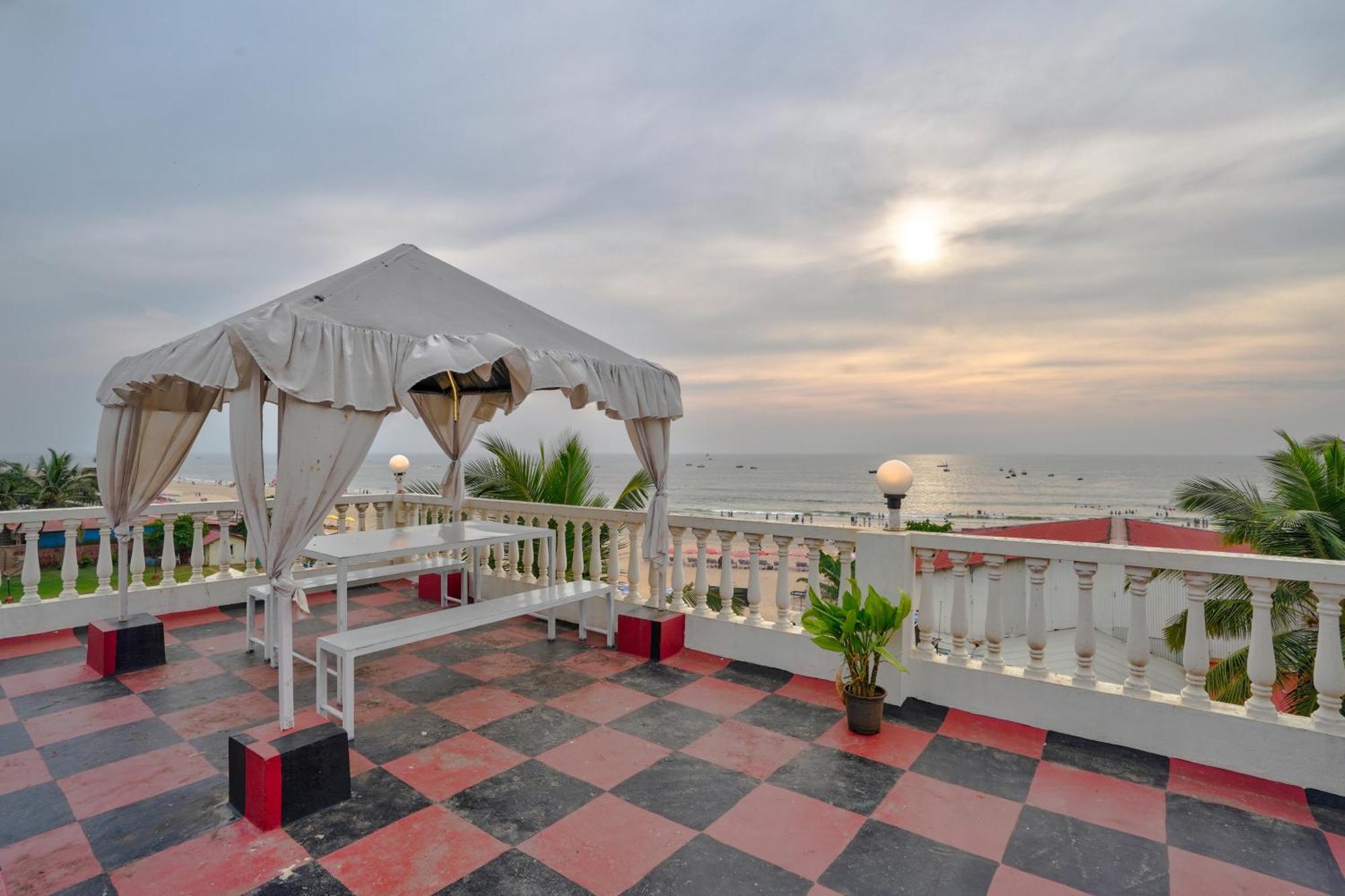 Hotel Salty Waves Baga Exterior foto